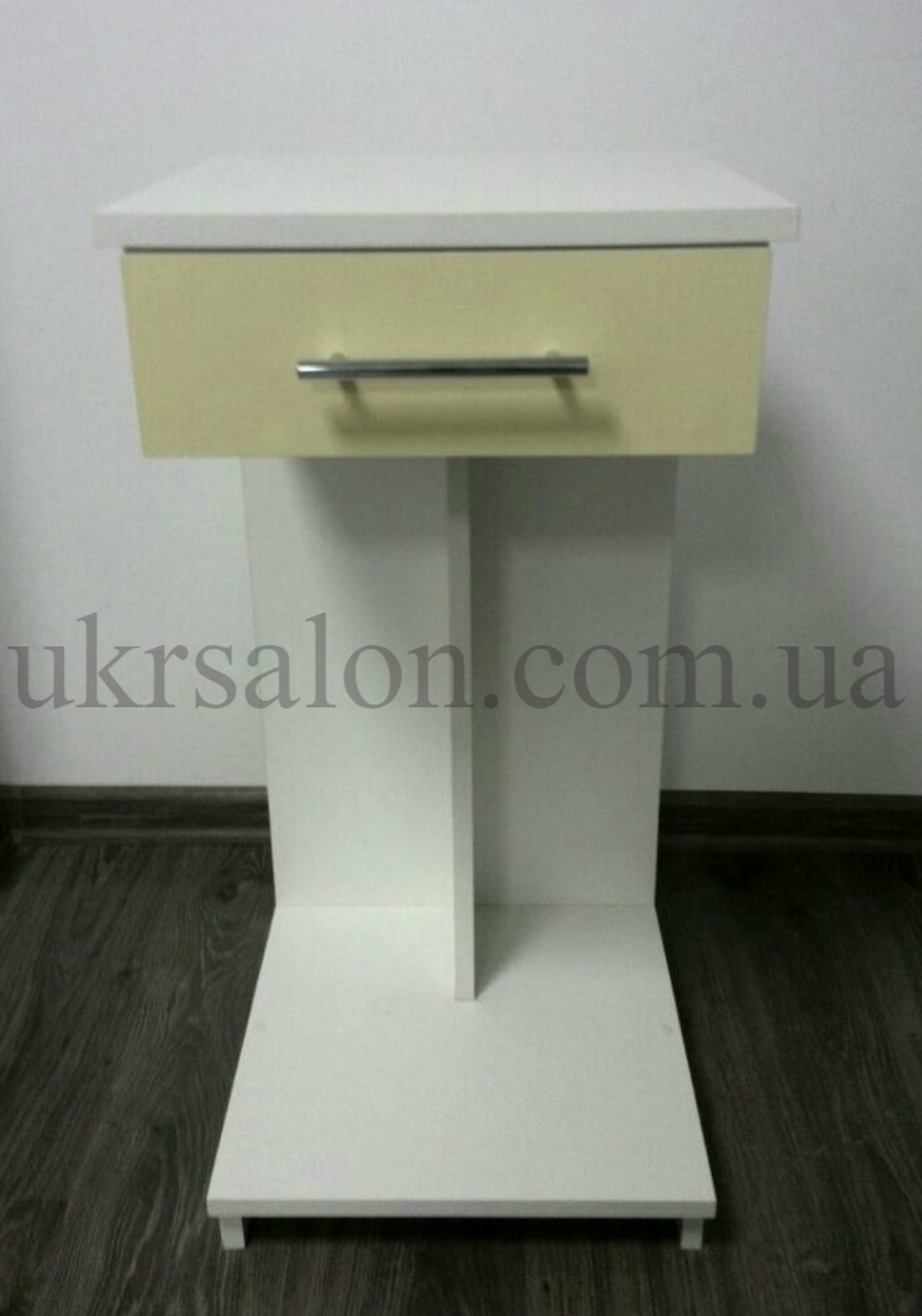 Столик Queen для експрес-манікюру
