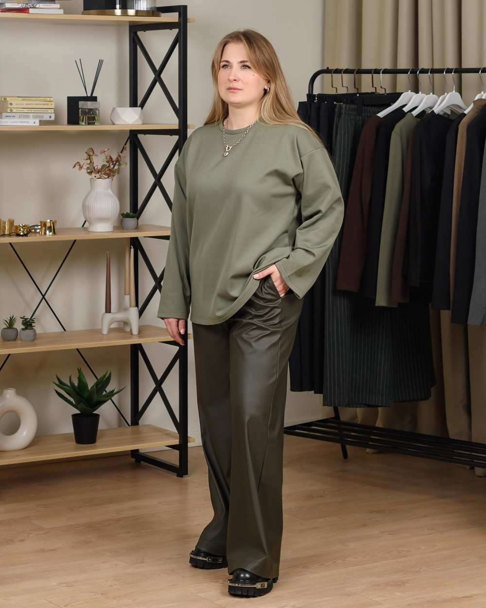 Брюки жіночі кольору хакі (арт. 2852500202)