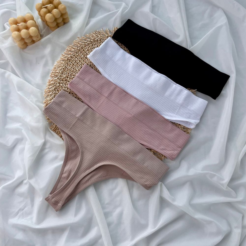 Стрінги в рубчик