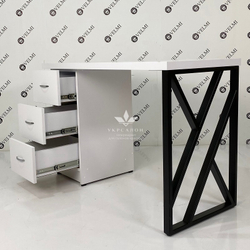 Манікюрний стіл Leo