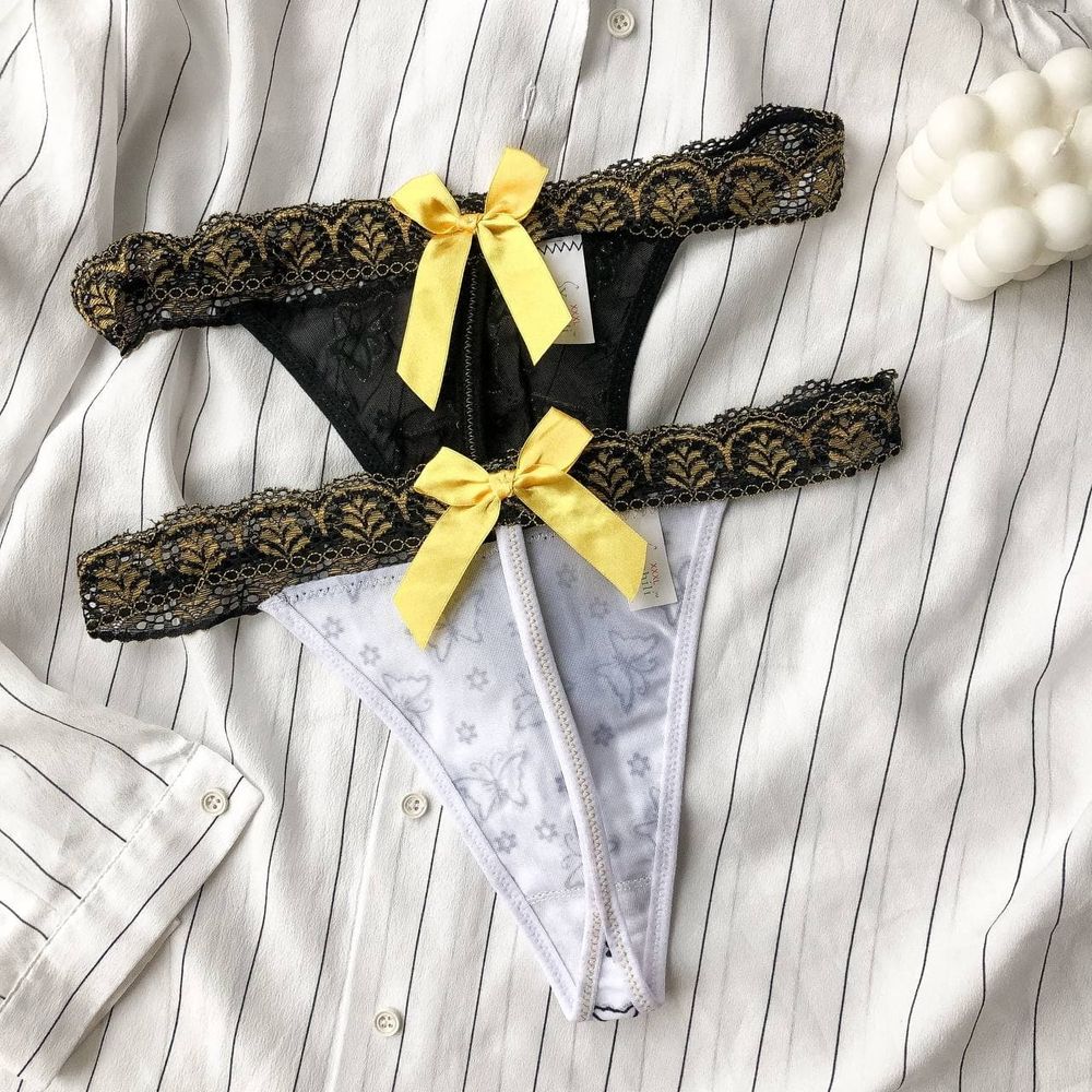 Стринги гипюровые