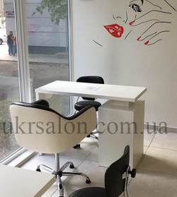 Манікюрний стіл Glossy