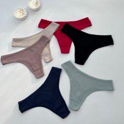 Класичні стрінги в рубчик