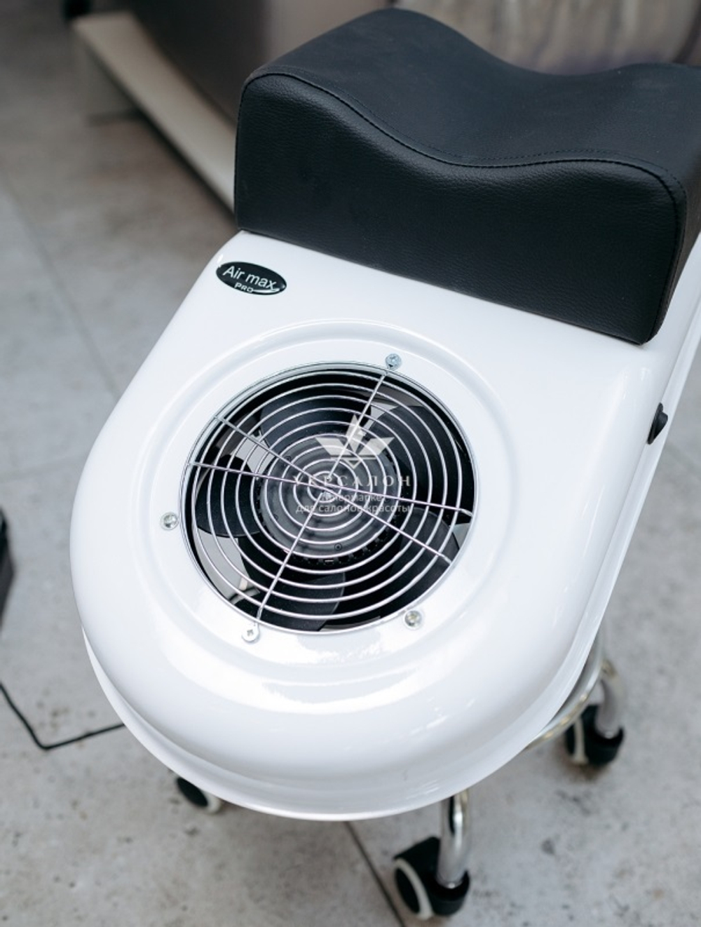 Педикюрна витяжка AirMax V 8 Pro на колесах