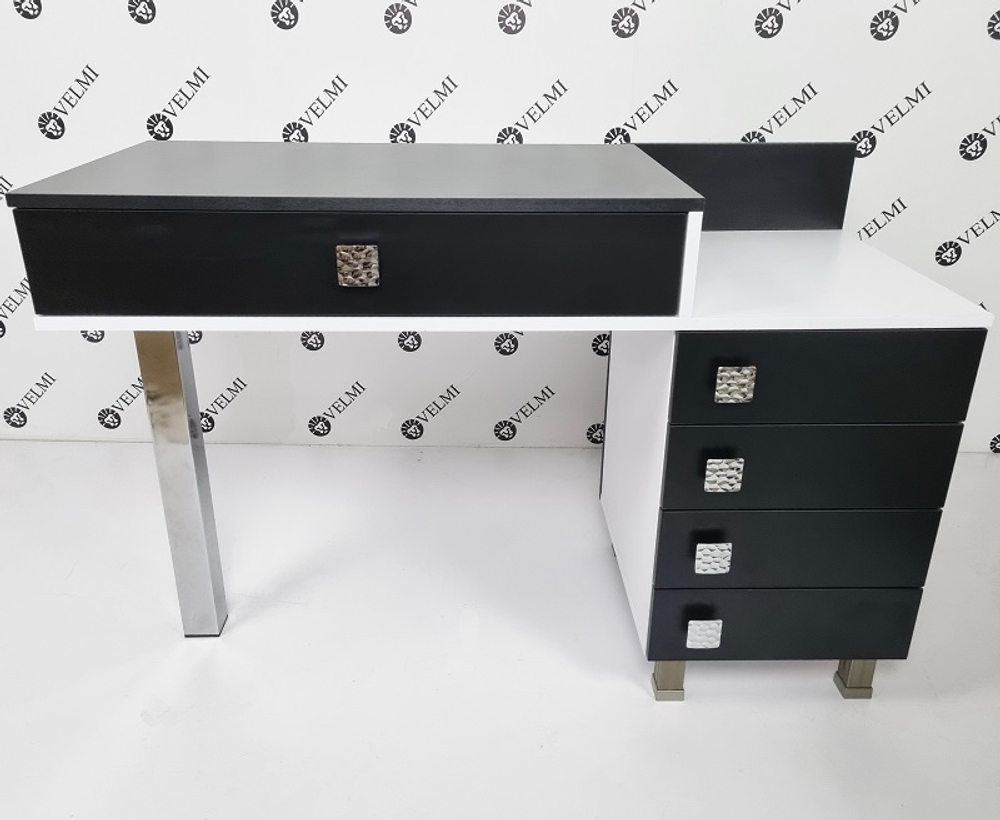 Маникюрный стол Continental