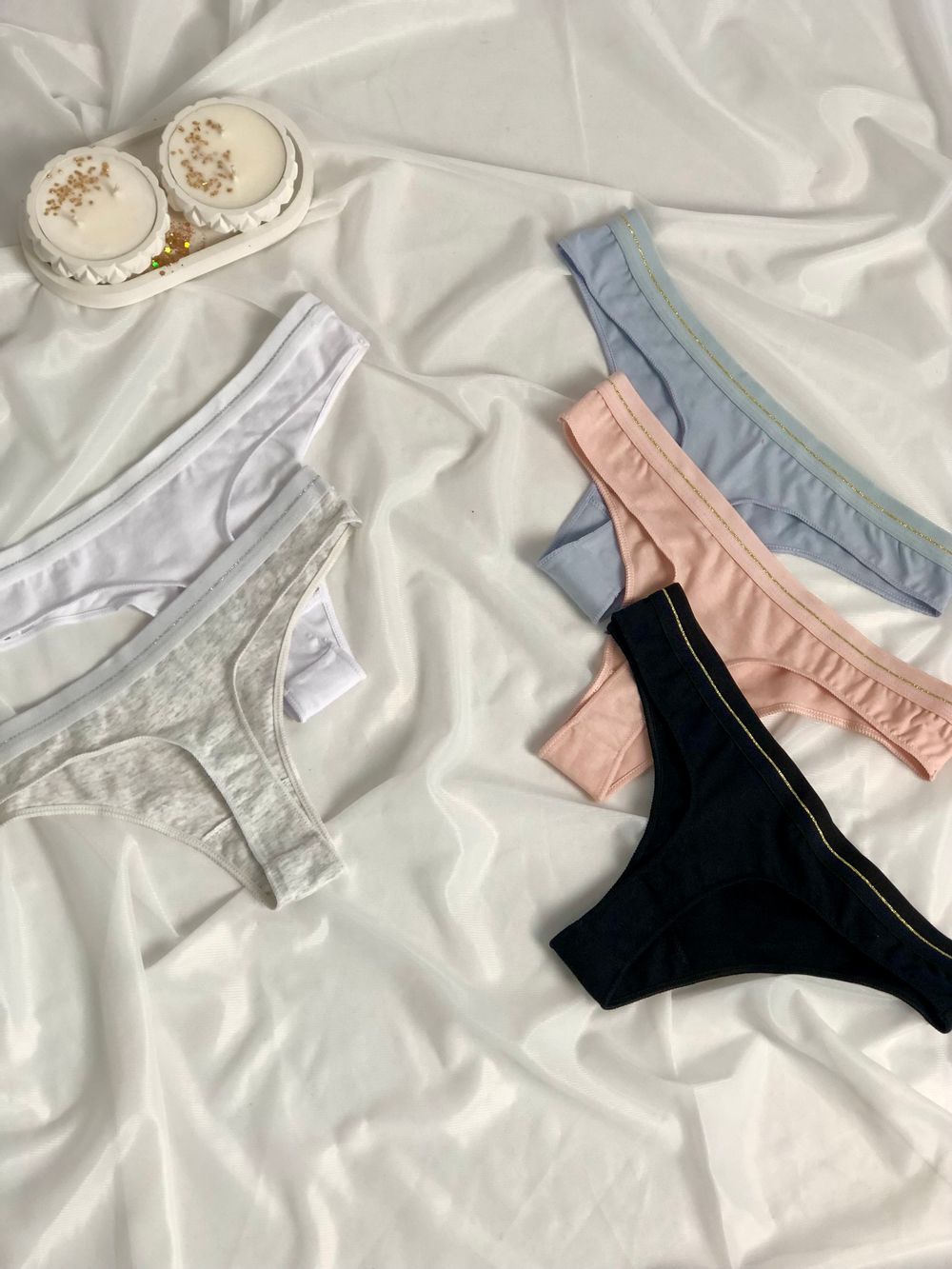 Стрінги з блискучою вставкою