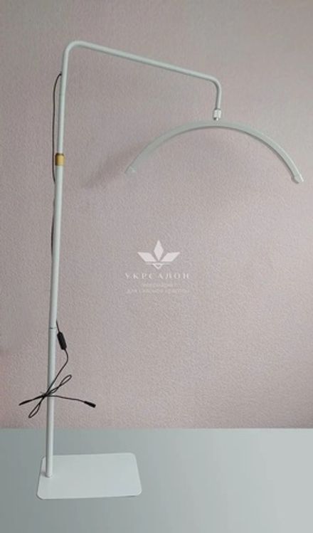 Бестеневая Led лампа для бьюти мастера универсальная полумесяц 58 см, 24 Вт, белая
