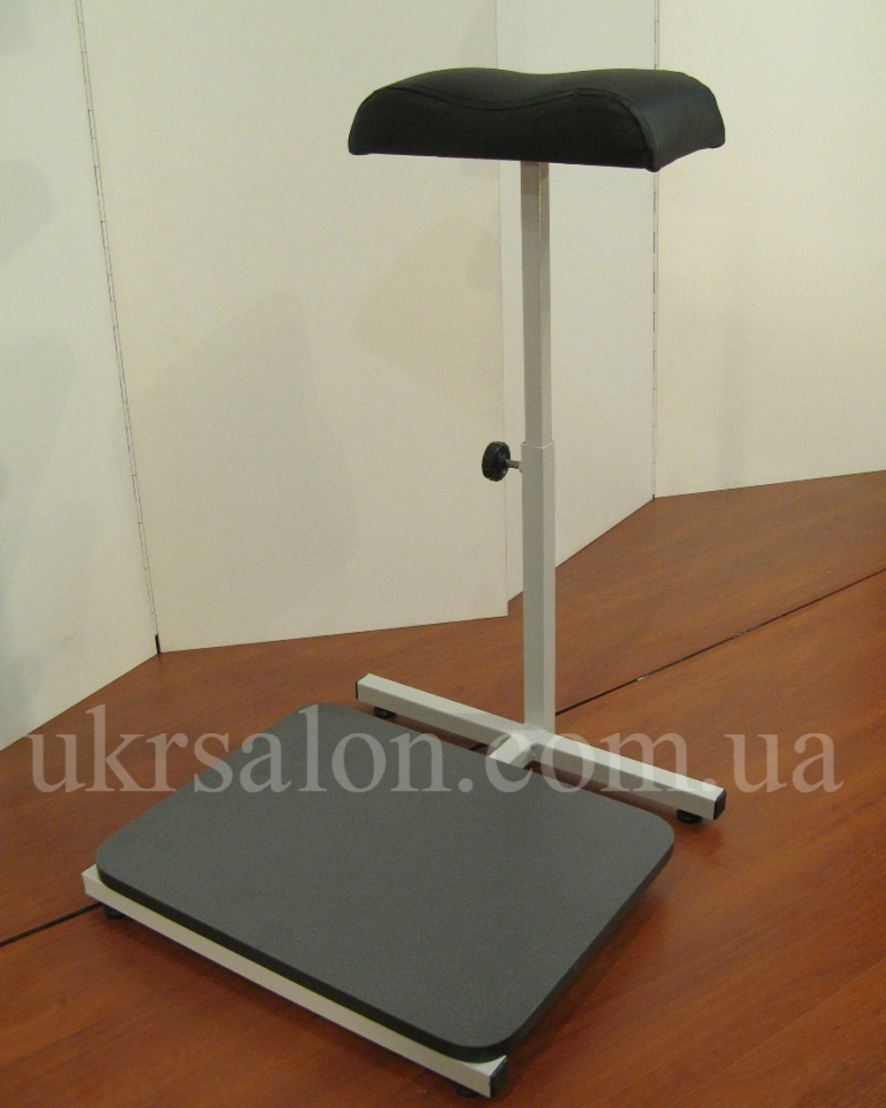 Подставка для педикюра  с местом под ванночку