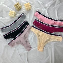 Стрінги з мереживними вставками