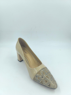 Женские туфли на каблуке из искусственной кожи с декоративным носком/размер 35-40