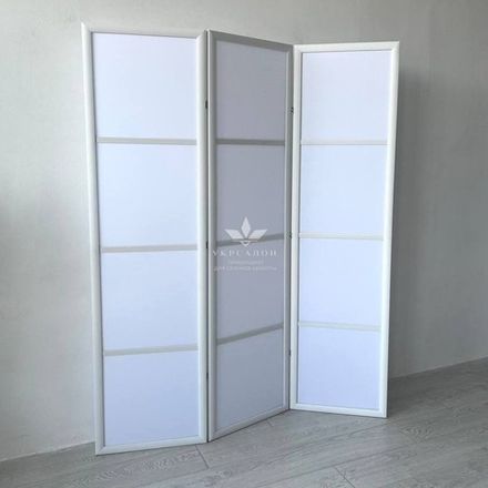 Ширма у білій рамі