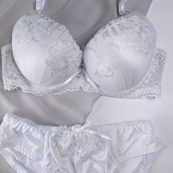 Нежный комплект белья