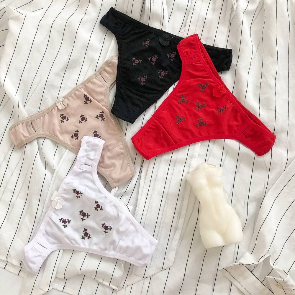 Трусики з нашивкою