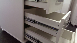 Манікюрний стіл Milan