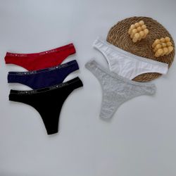 Стрінги з мінімалістичним написом