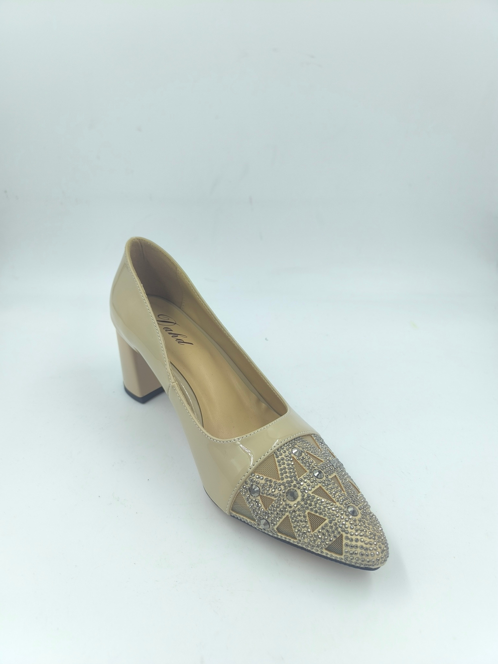 Женские туфли на каблуке из искусственной кожи с декоративным носком/размер 35-40