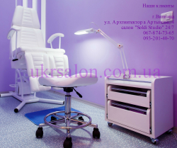 Педикюрно-косметологічне крісло КП-3