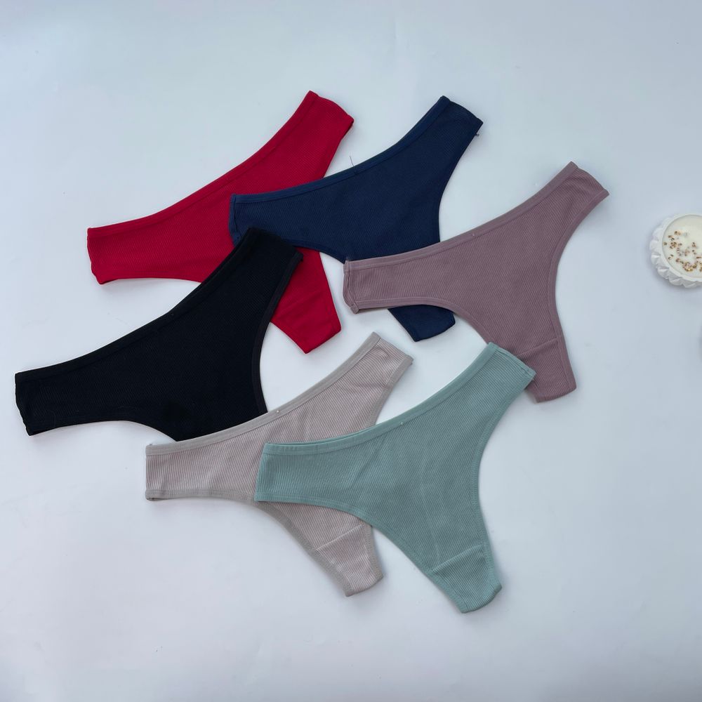 Класичні стрінги в рубчик