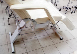 Кушетка косметологическая 202