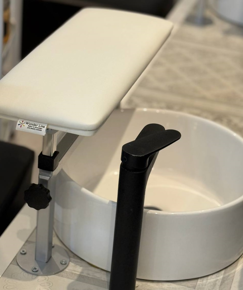 Подставка для педикюра Tertio 7 с регулировкой высоты на silver ножках