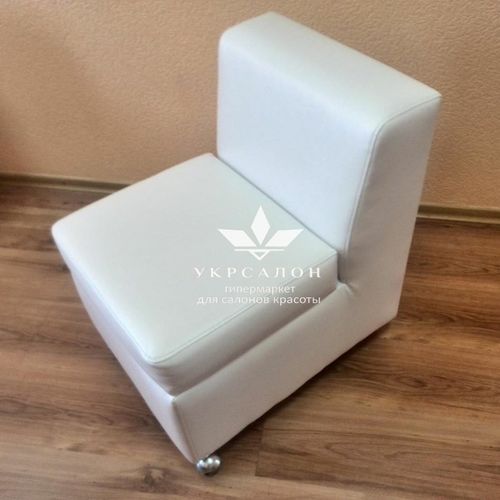 Стул мастера педикюра Roma