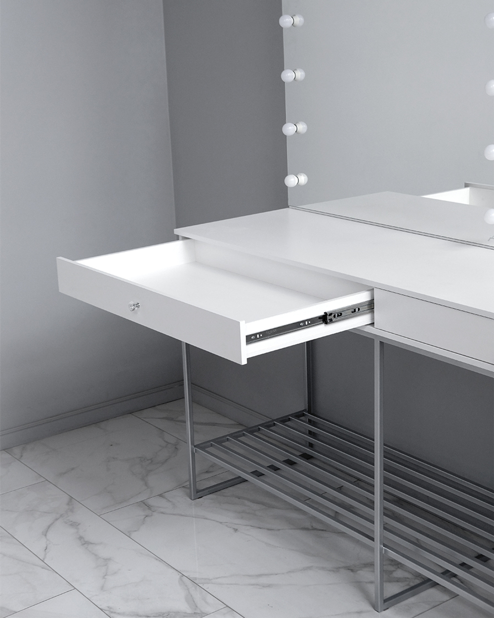 Робоче місце перукаря 734