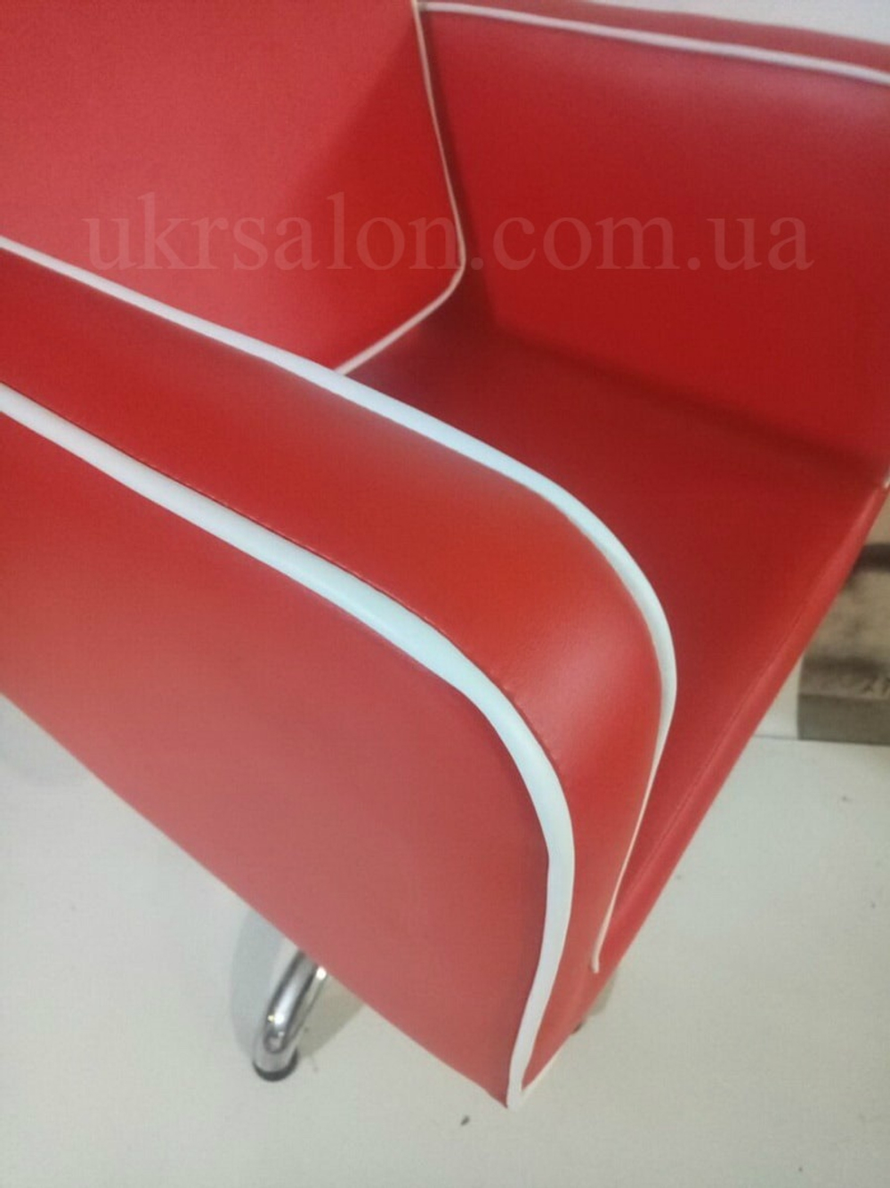 Крісло клієнта JUSTINE