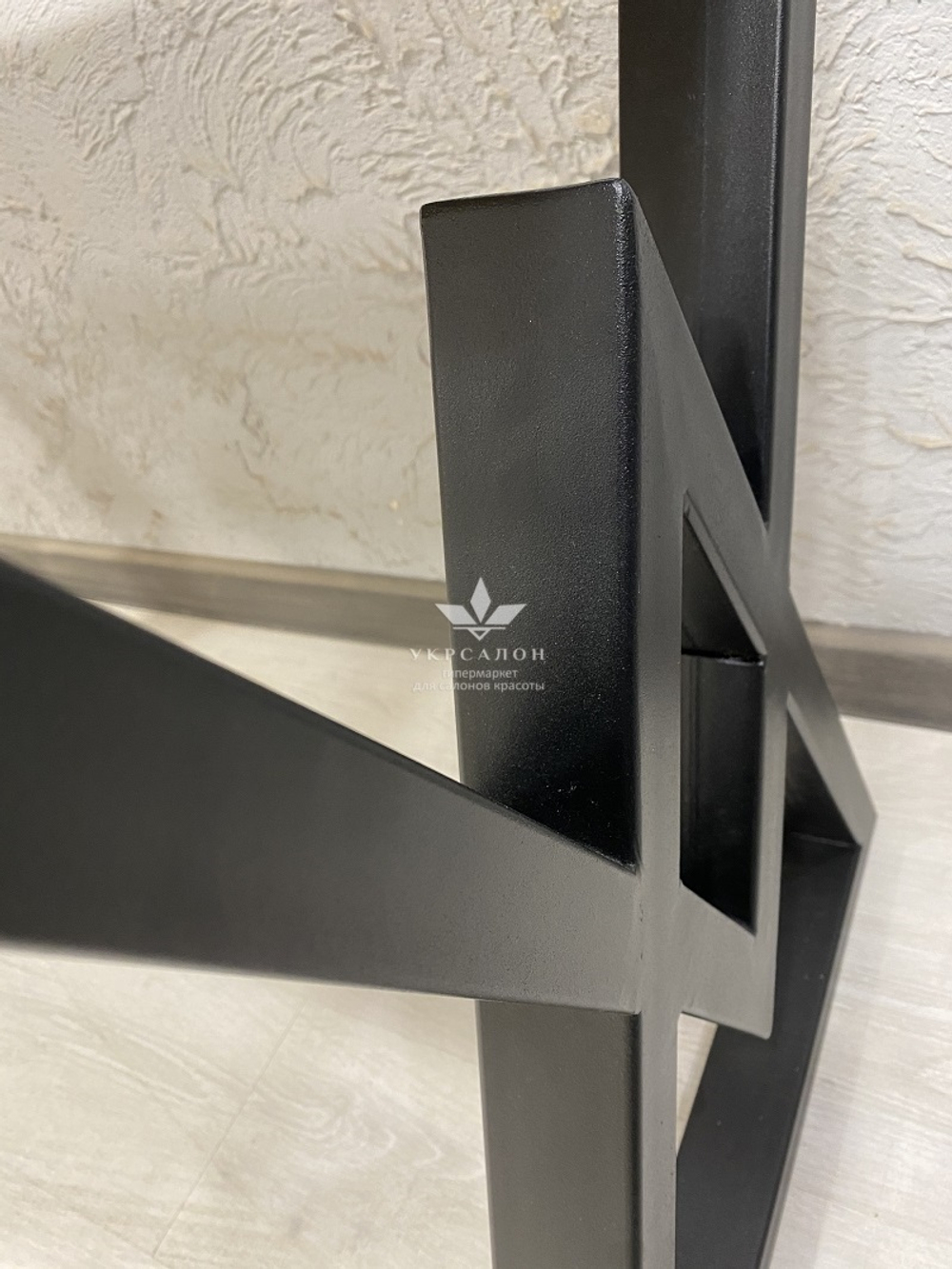 Манікюрний стіл Modern